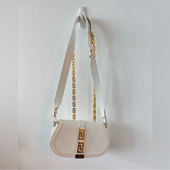 Versace White Shoulder Bag with Gold Chain - Picture 4 of 8